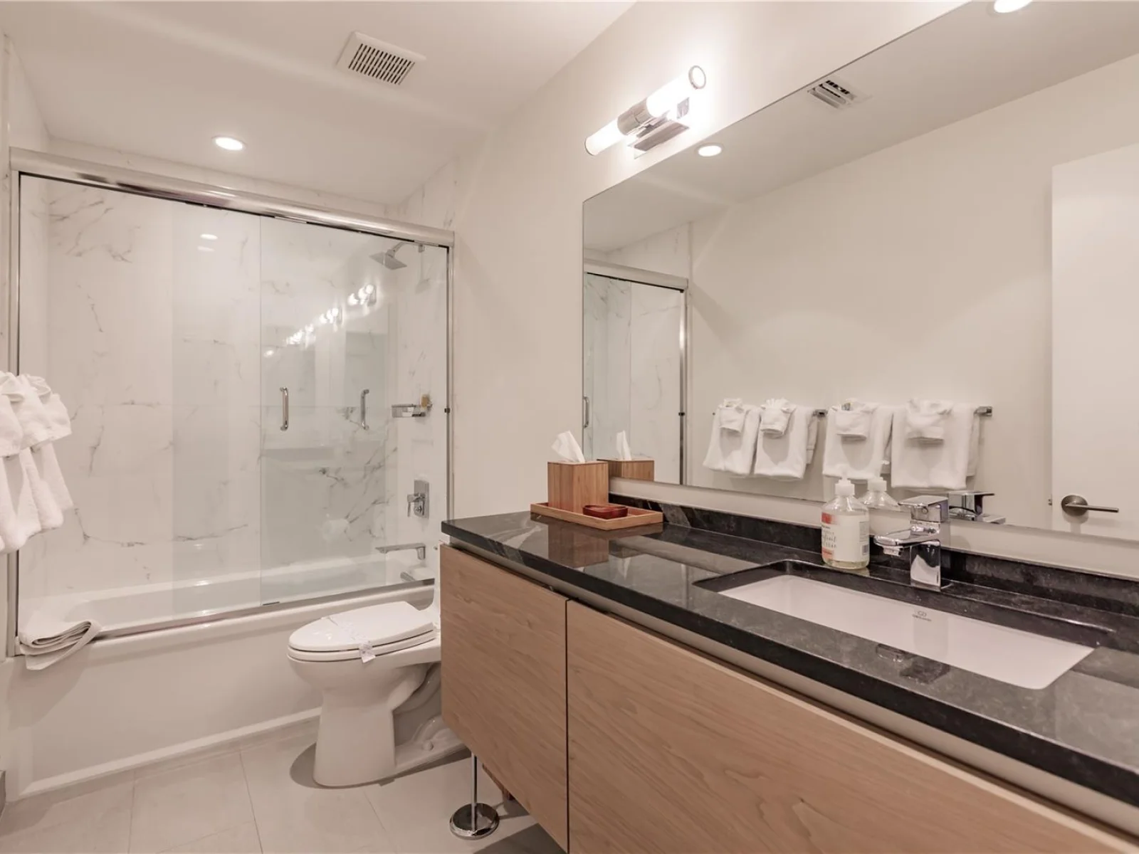1200 E PEPPERTREE LN #402, SARASOTA, FL — photo 48