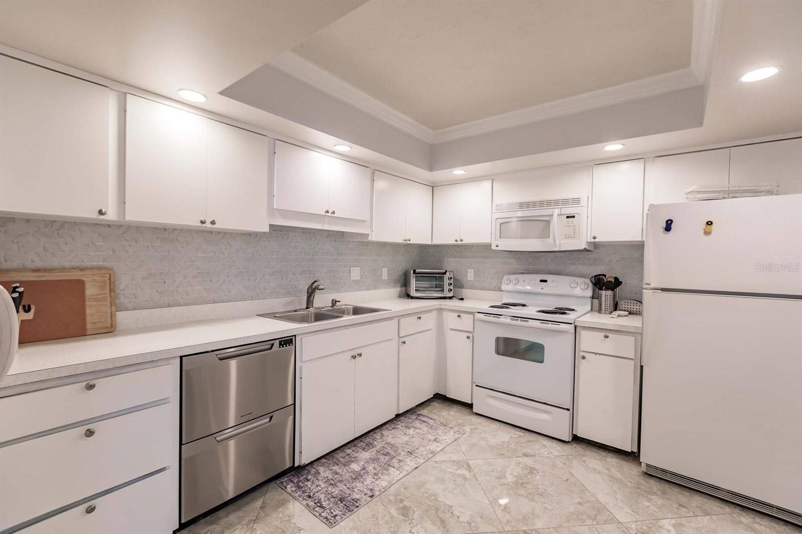 1200 E PEPPERTREE LN #206, SARASOTA, FL — photo 24