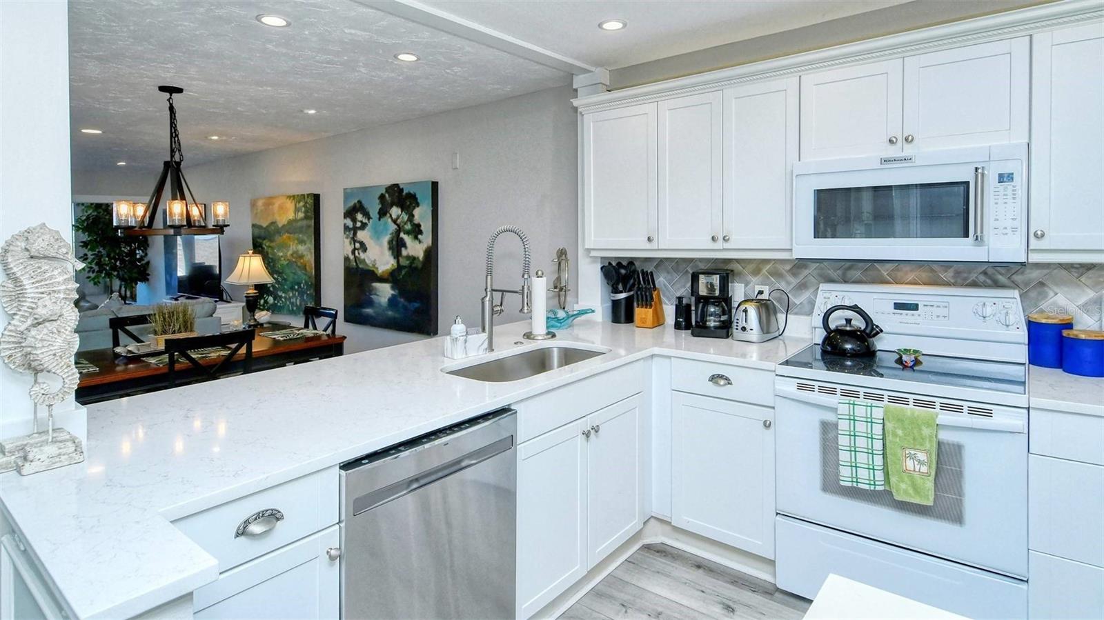 1255 E PEPPERTREE DR #305, SARASOTA, FL — photo 7
