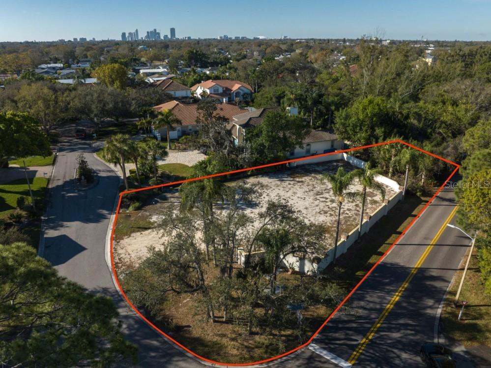 4690 LAUREL OAK LN NE, ST PETERSBURG, FL — photo 2