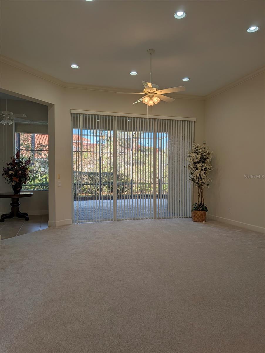 8492 DUNHAM STATION DR, TAMPA, FL — photo 9