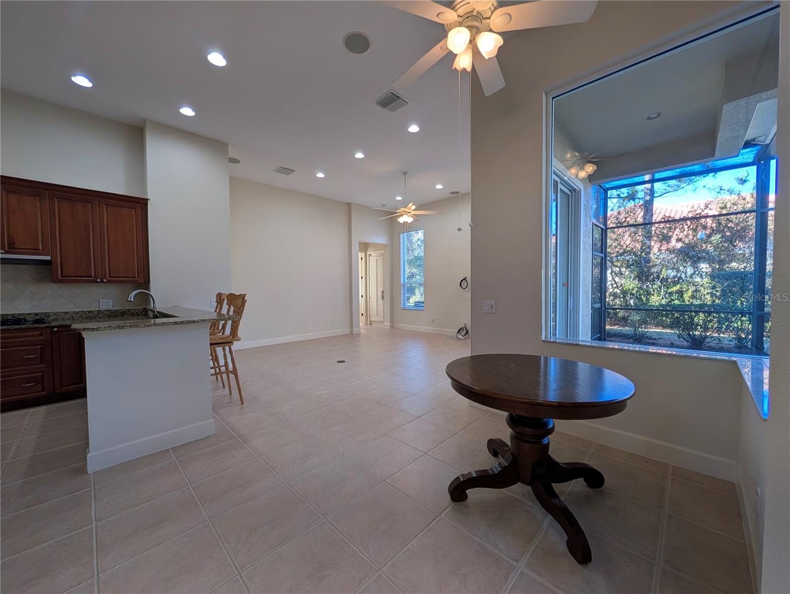 8492 DUNHAM STATION DR, TAMPA, FL — photo 15