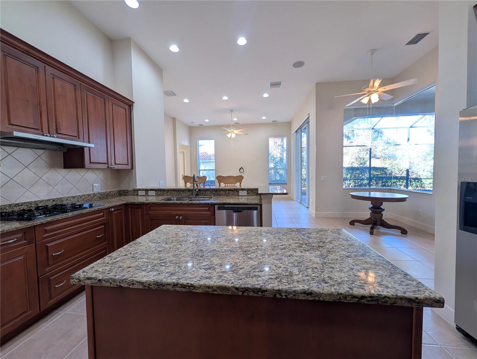 8492 DUNHAM STATION DR, TAMPA, FL — photo 16
