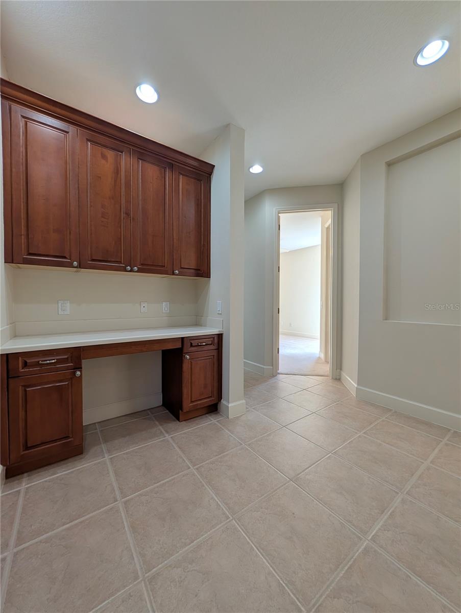 8492 DUNHAM STATION DR, TAMPA, FL — photo 17