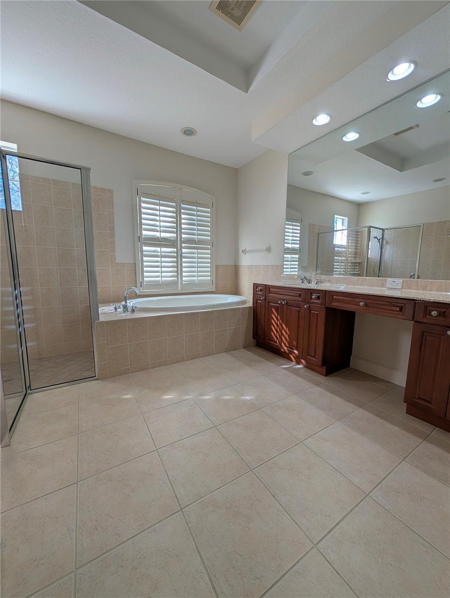 8492 DUNHAM STATION DR, TAMPA, FL — photo 27
