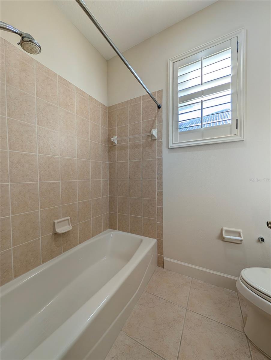 8492 DUNHAM STATION DR, TAMPA, FL — photo 38