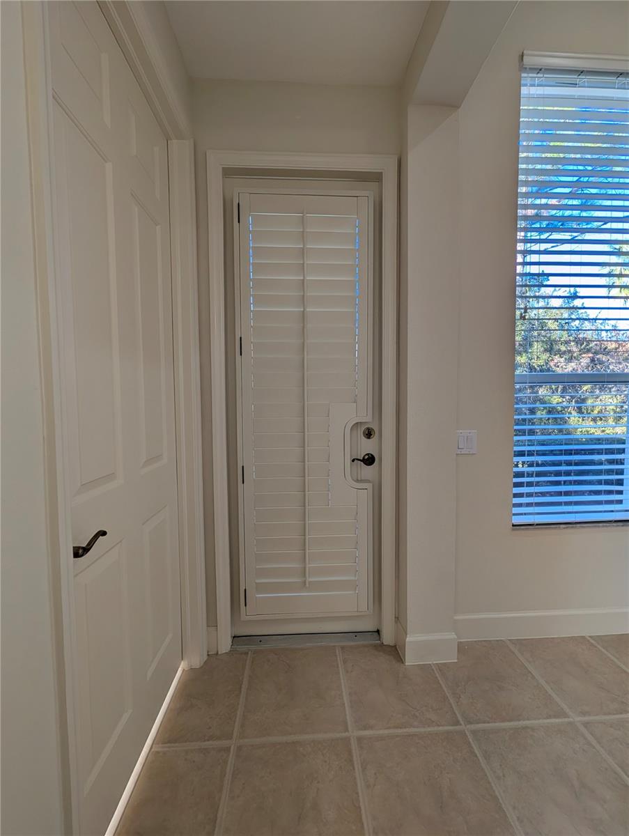 8492 DUNHAM STATION DR, TAMPA, FL — photo 45