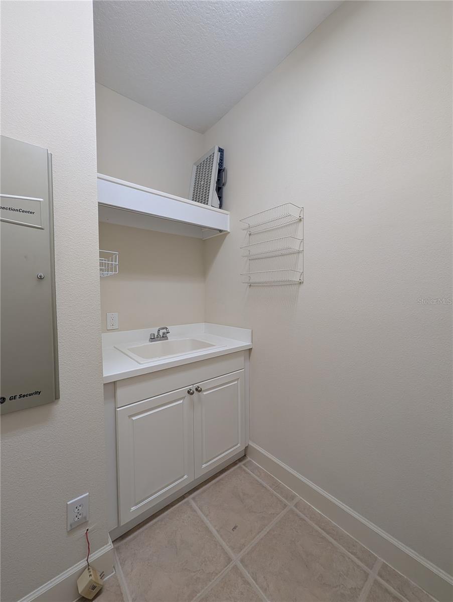 8492 DUNHAM STATION DR, TAMPA, FL — photo 49