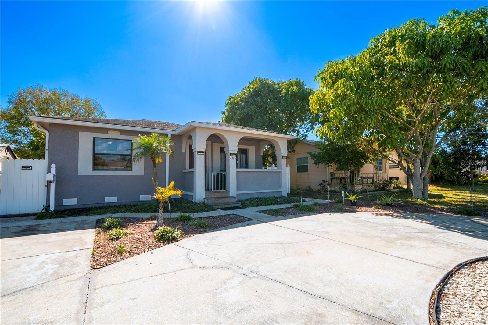 2300 37TH AVE N, ST PETERSBURG, FL — photo 2
