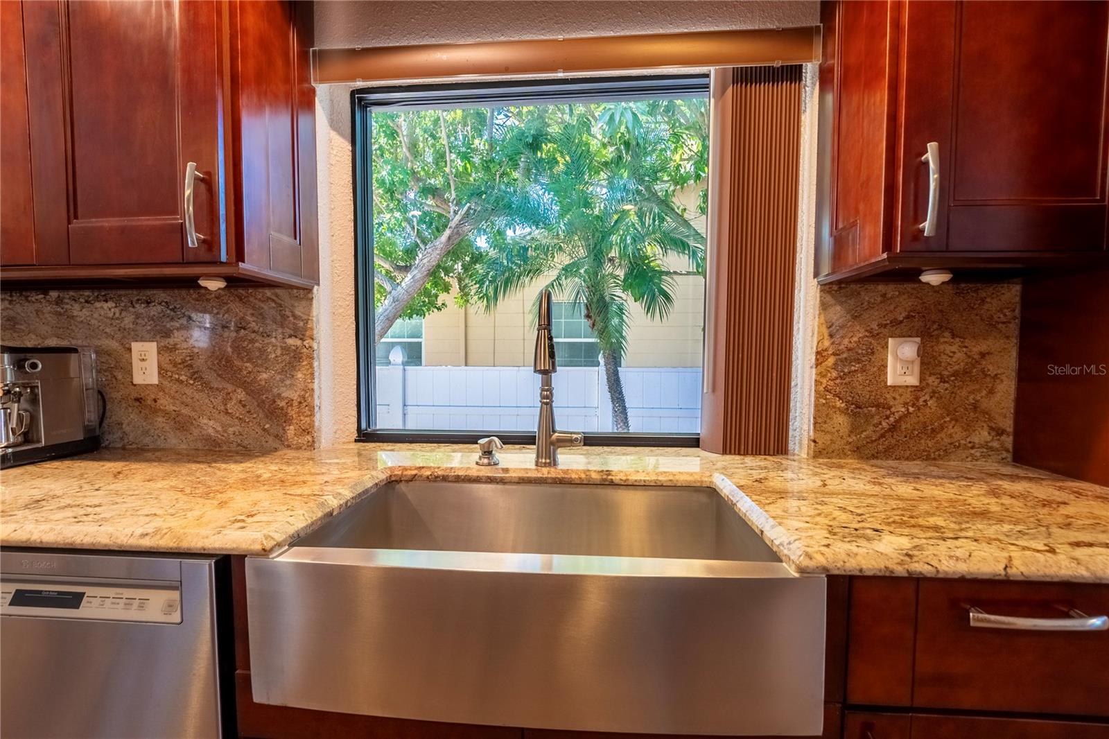 2300 37TH AVE N, ST PETERSBURG, FL — photo 13