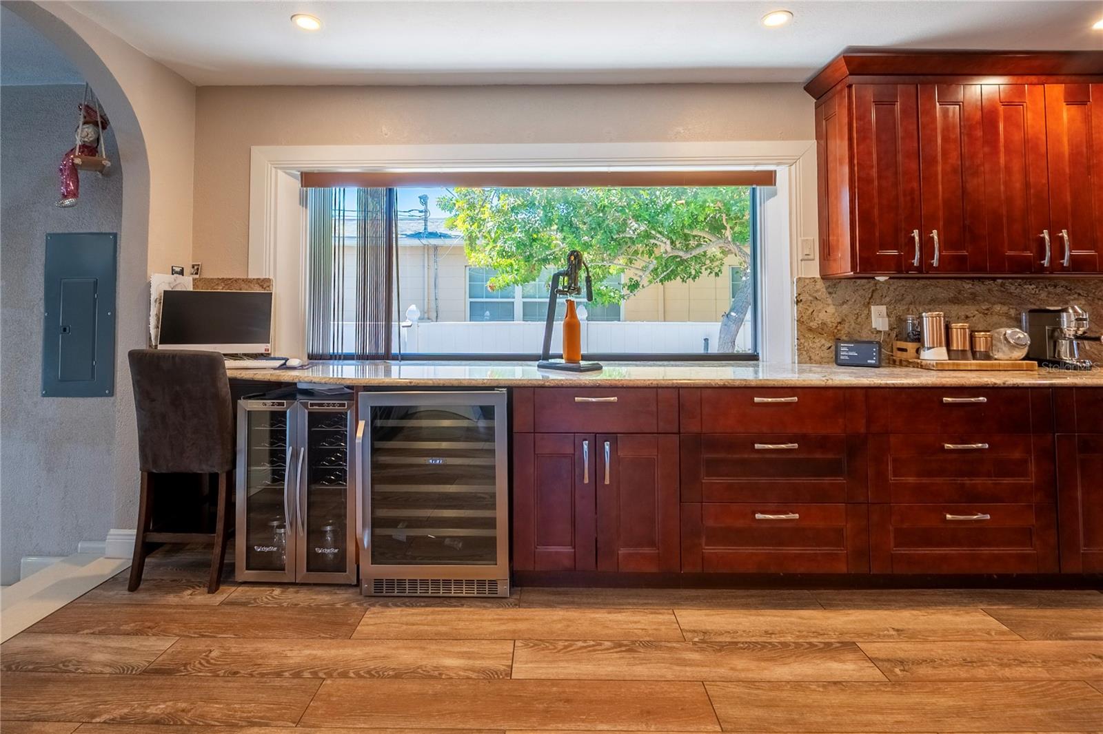 2300 37TH AVE N, ST PETERSBURG, FL — photo 17