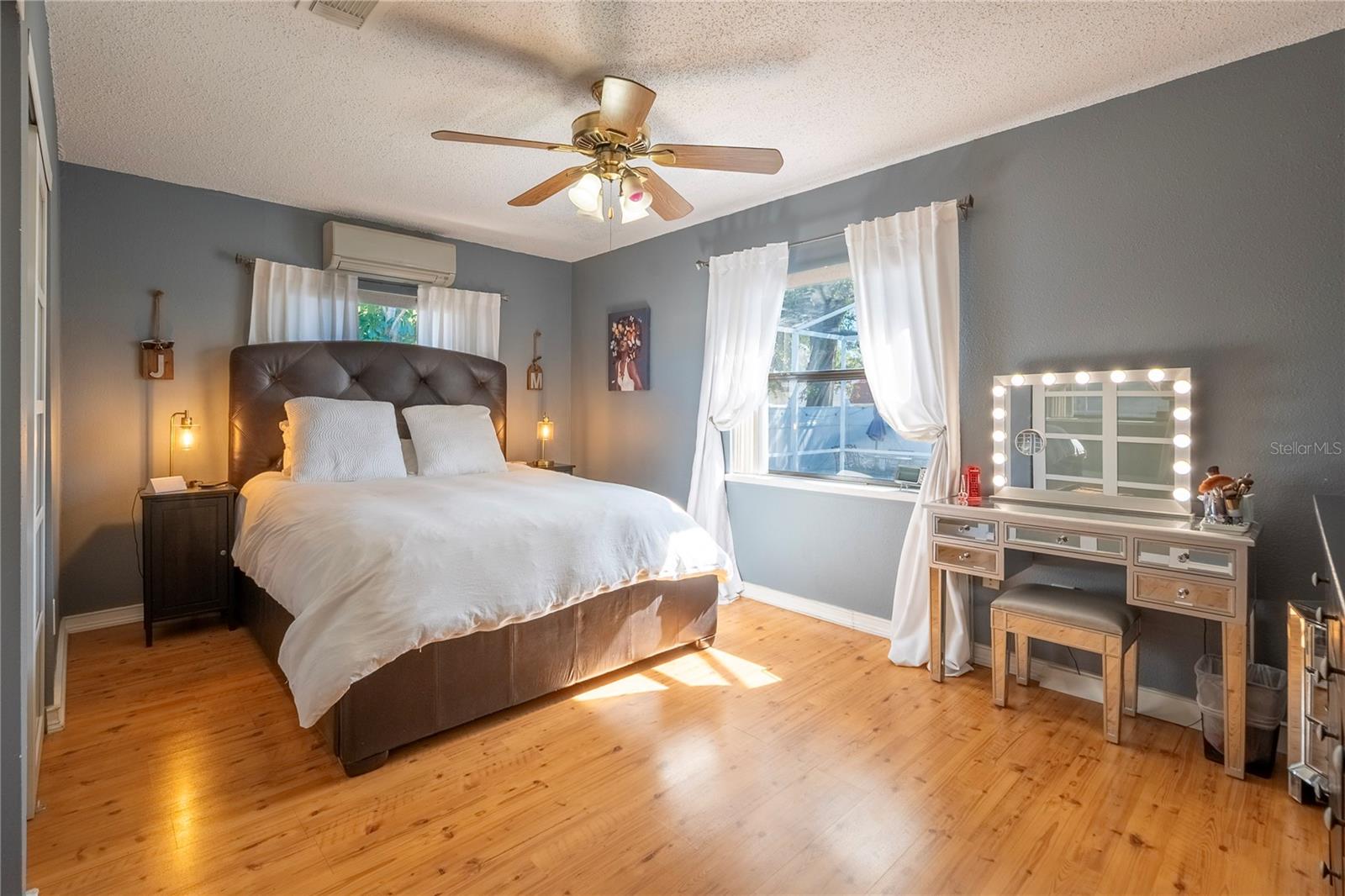 2300 37TH AVE N, ST PETERSBURG, FL — photo 21