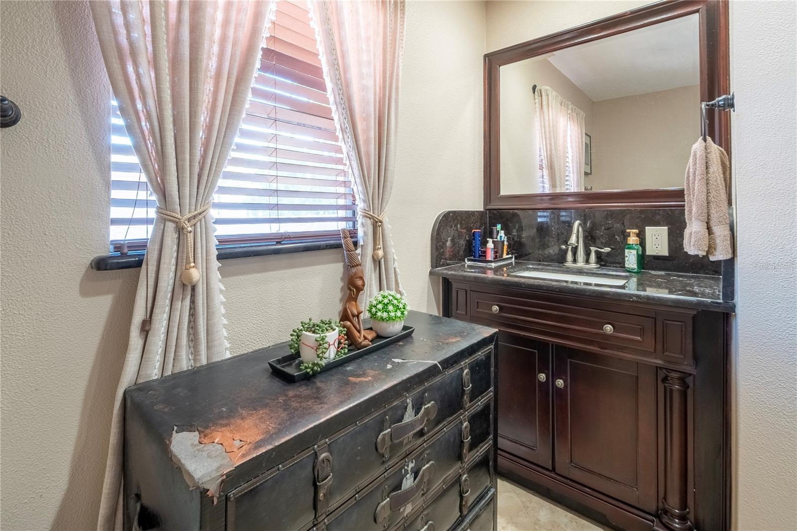 2300 37TH AVE N, ST PETERSBURG, FL — photo 25
