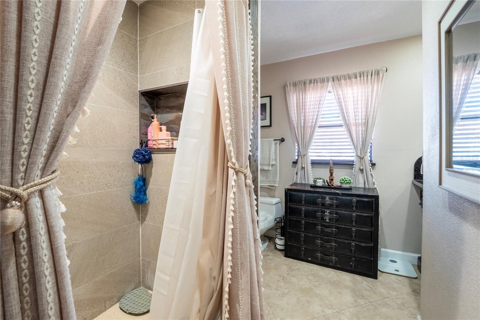 2300 37TH AVE N, ST PETERSBURG, FL — photo 27