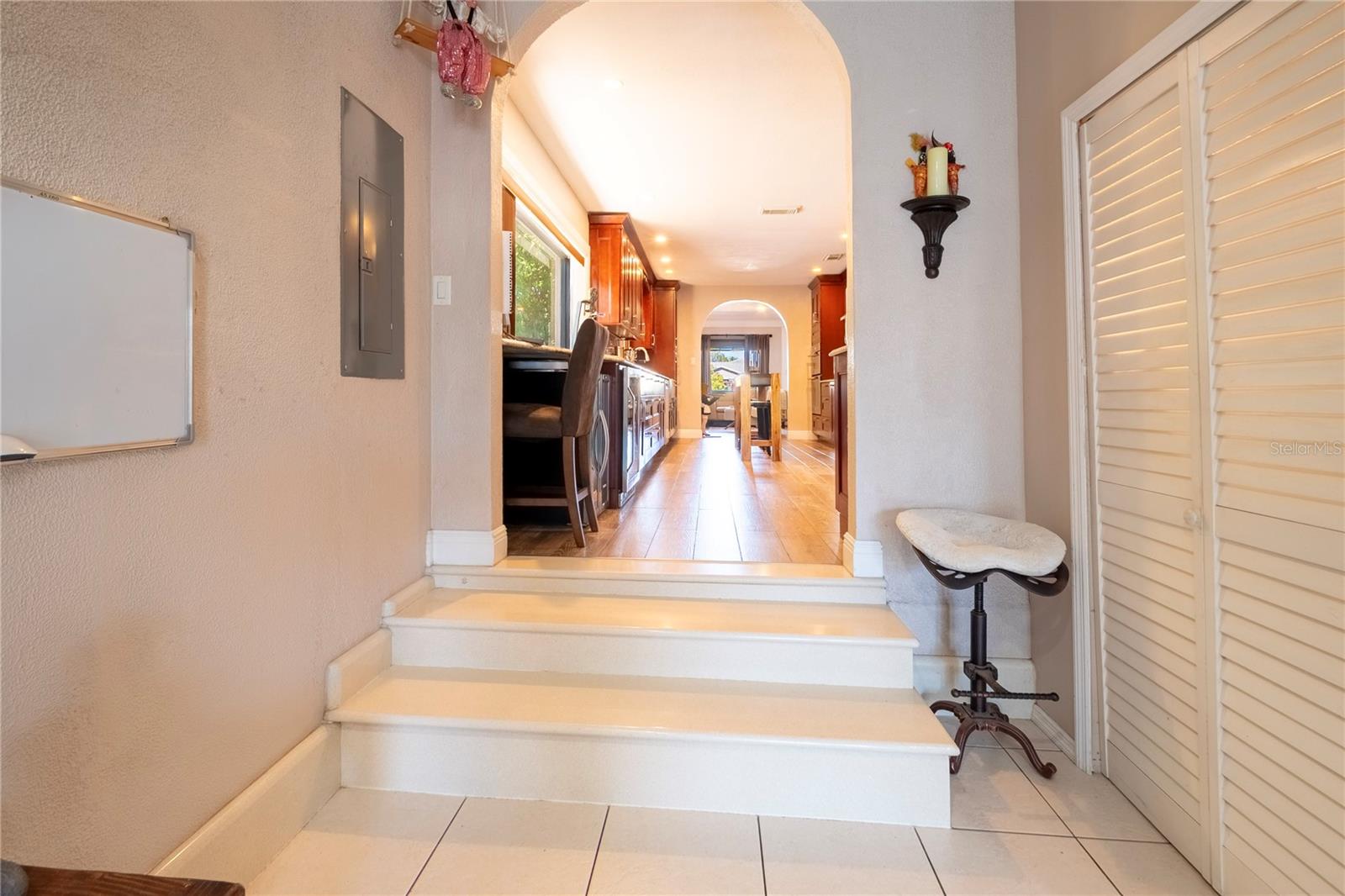 2300 37TH AVE N, ST PETERSBURG, FL — photo 36