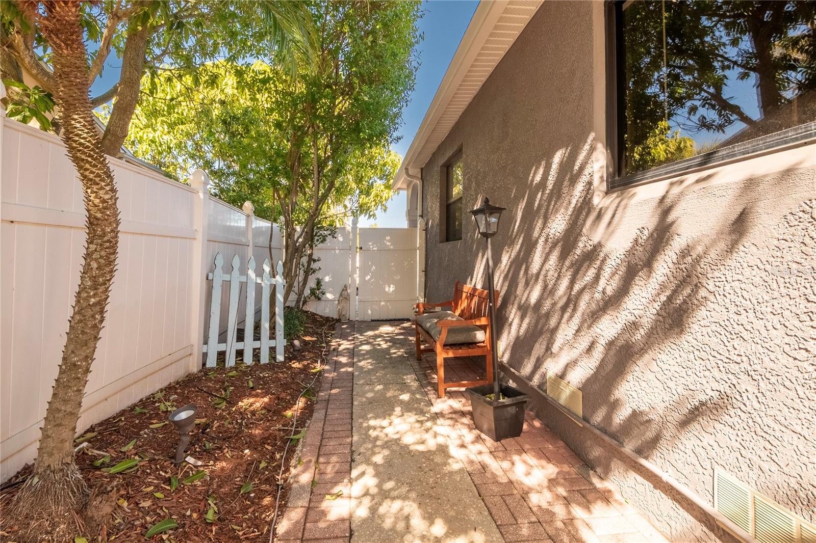 2300 37TH AVE N, ST PETERSBURG, FL — photo 45