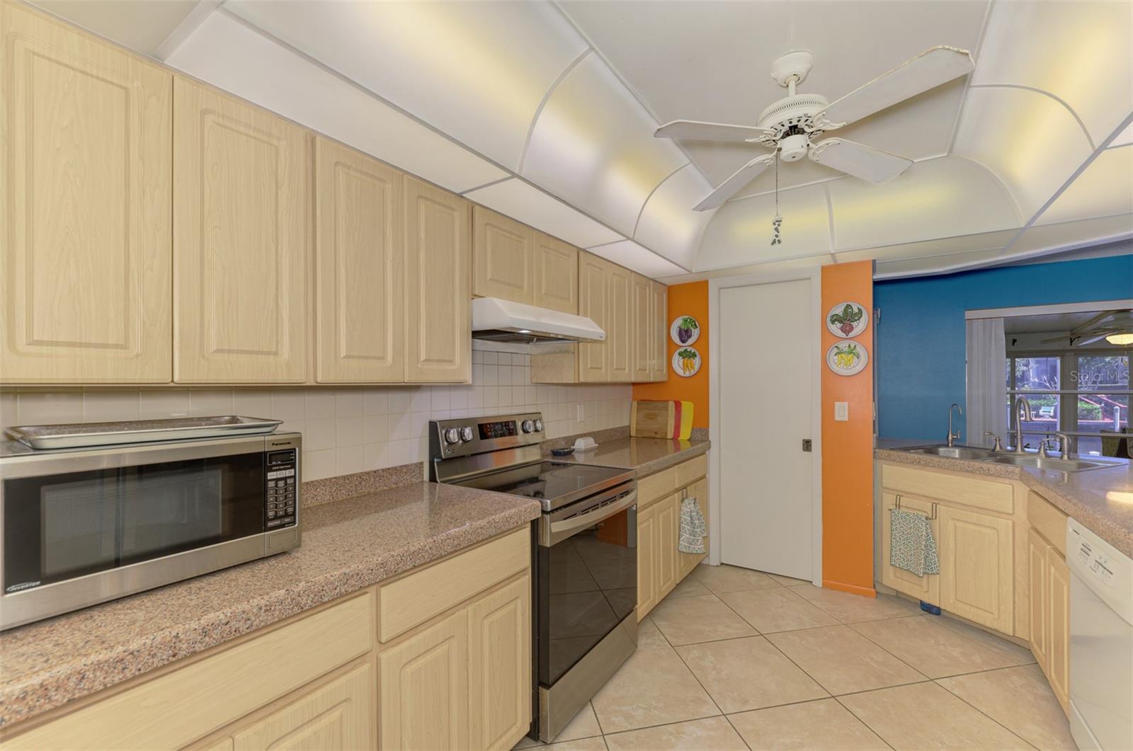 602 PORTIA ST N, NOKOMIS, FL — photo 10