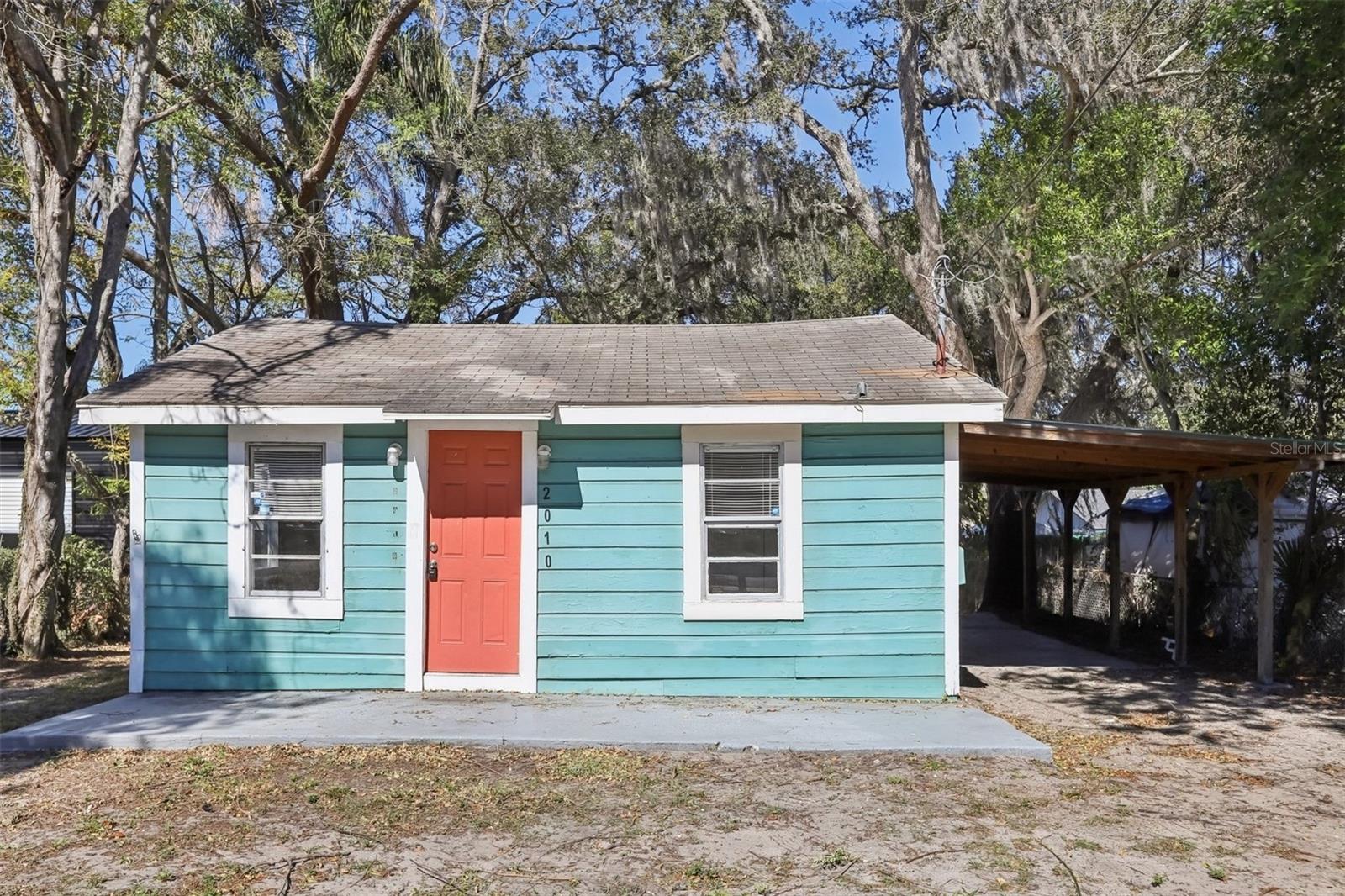 2010 E YUKON ST, TAMPA, FL