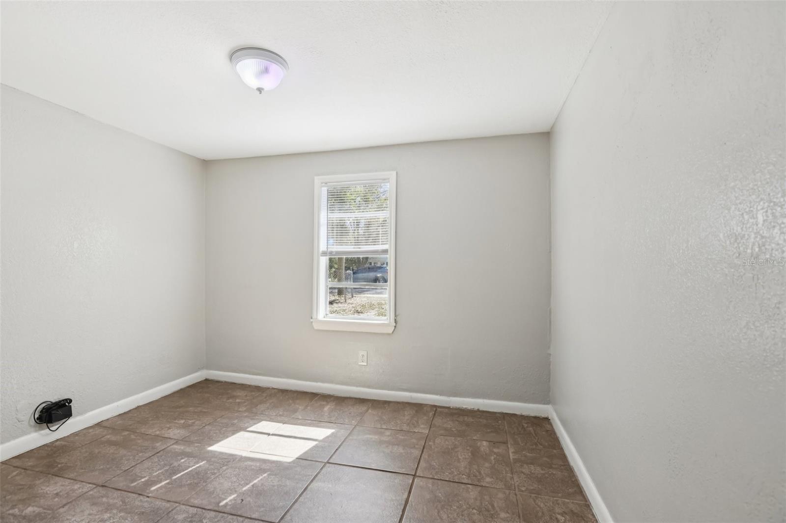 2010 E YUKON ST, TAMPA, FL — photo 11
