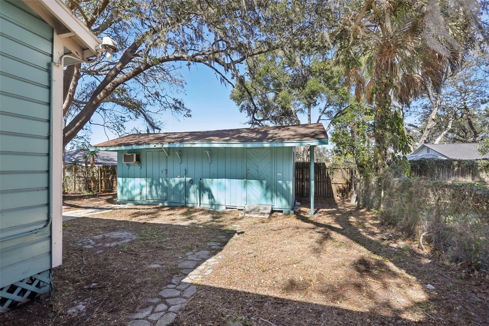 2010 E YUKON ST, TAMPA, FL — photo 18