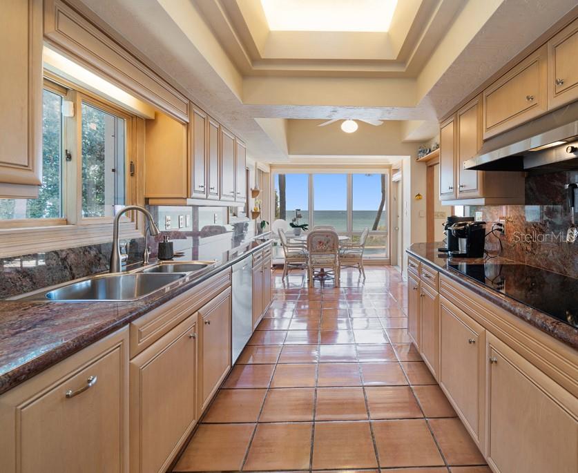 16000 GULF BLVD, REDINGTON BEACH, FL — photo 19