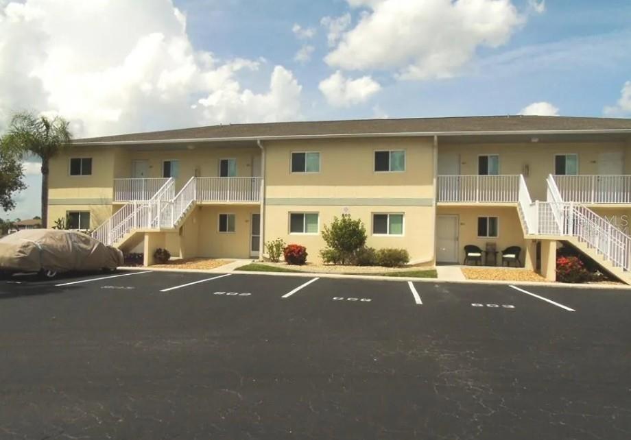 12538 SW KINGSWAY CIR #806, LAKE SUZY, FL