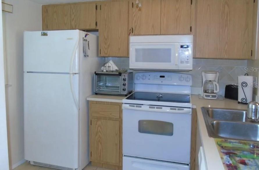 12538 SW KINGSWAY CIR #806, LAKE SUZY, FL — photo 2