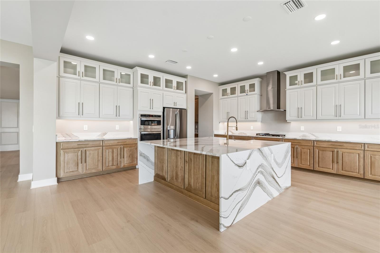 1170 KINGS WAY DR, NOKOMIS, FL — photo 2