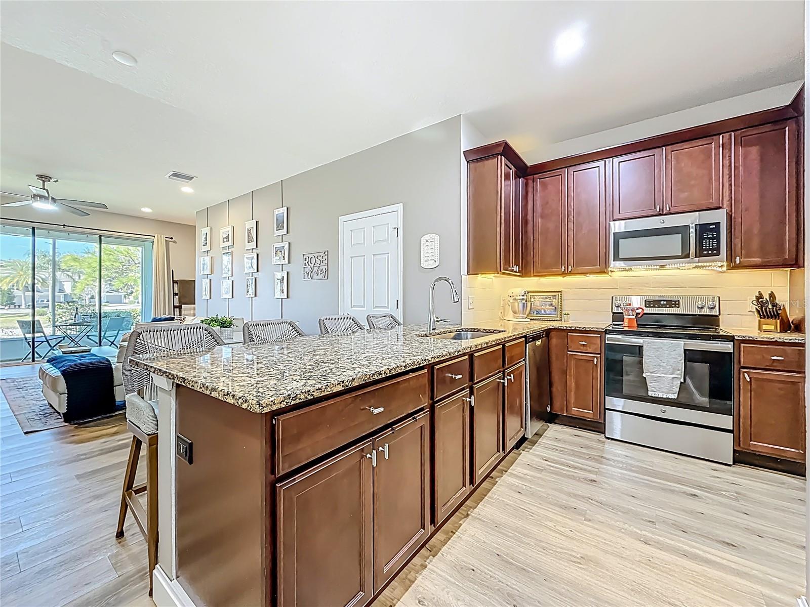 1962 MARLINGTON WAY, CLEARWATER, FL — photo 8