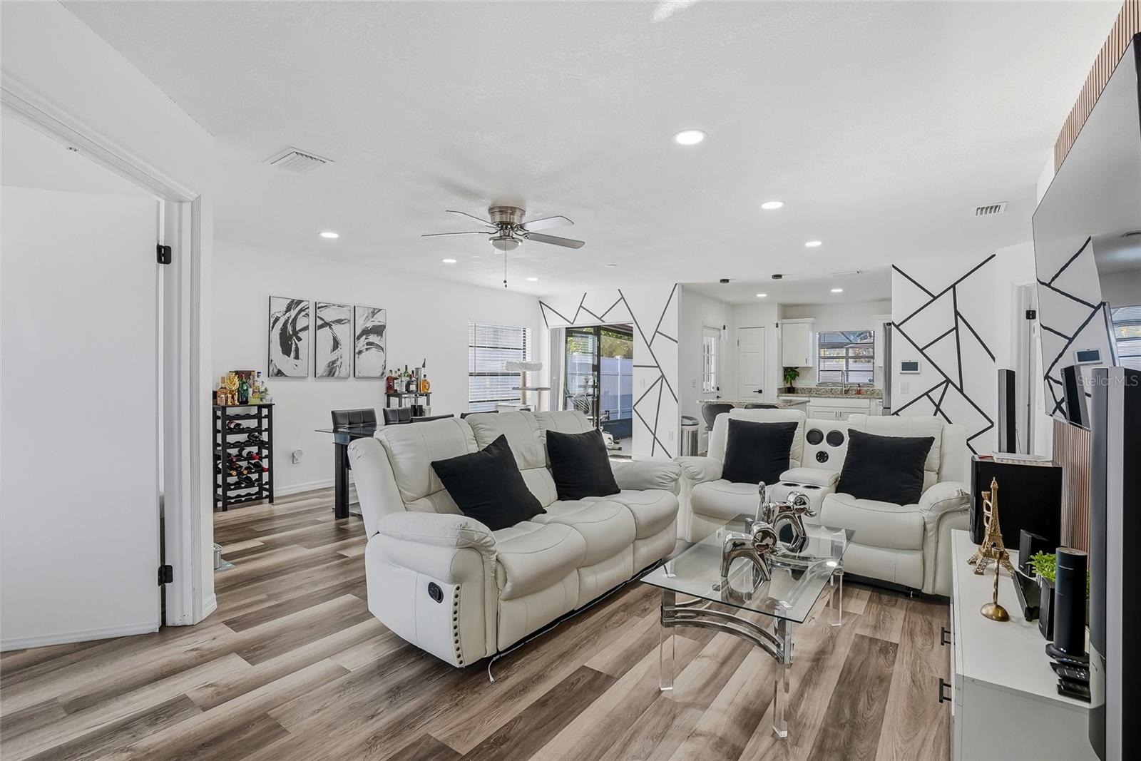 9209 CAMINO VILLA BLVD, TAMPA, FL — photo 7