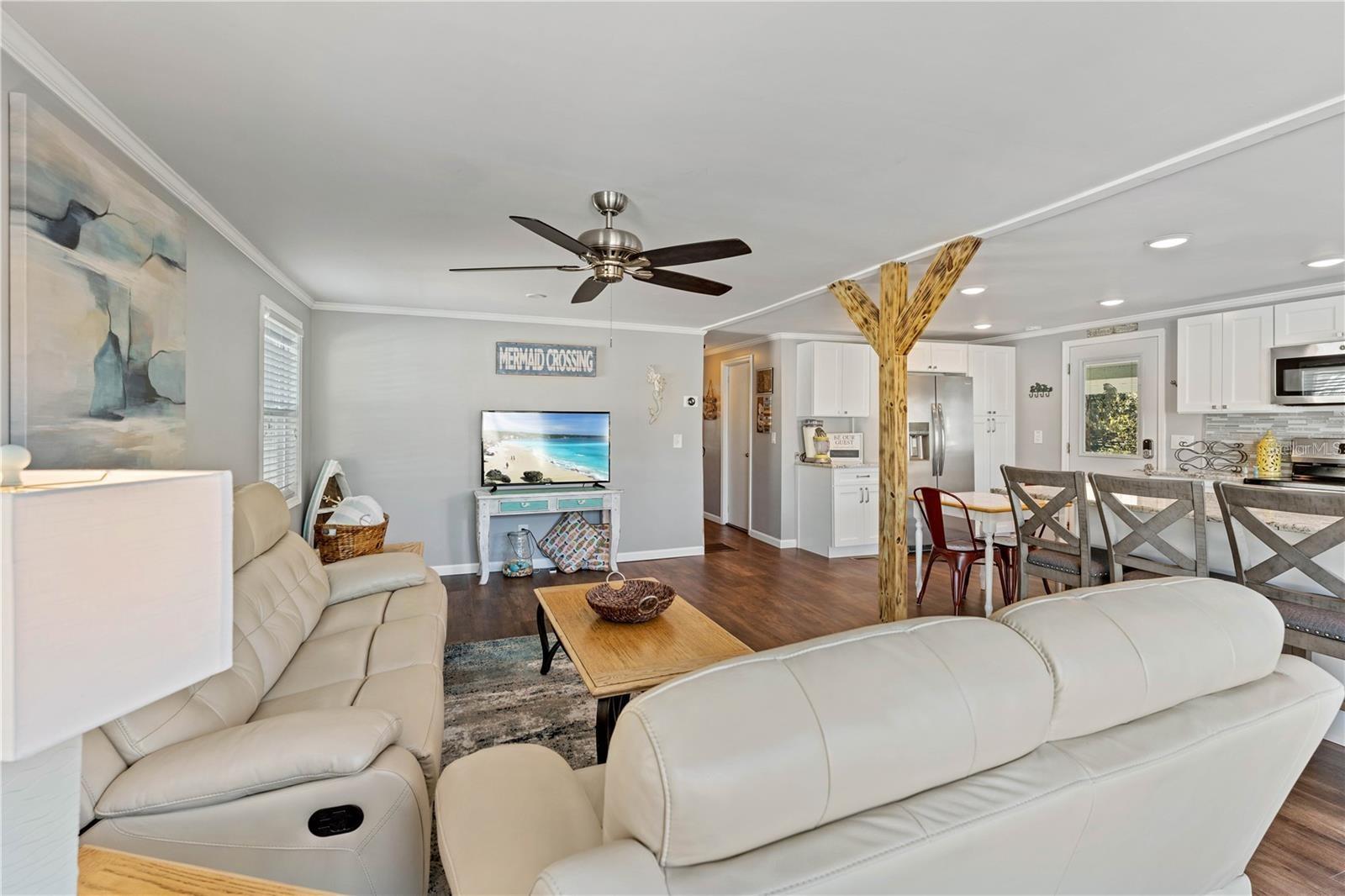 6051 COLONY CIR, WEEKI WACHEE, FL — photo 8