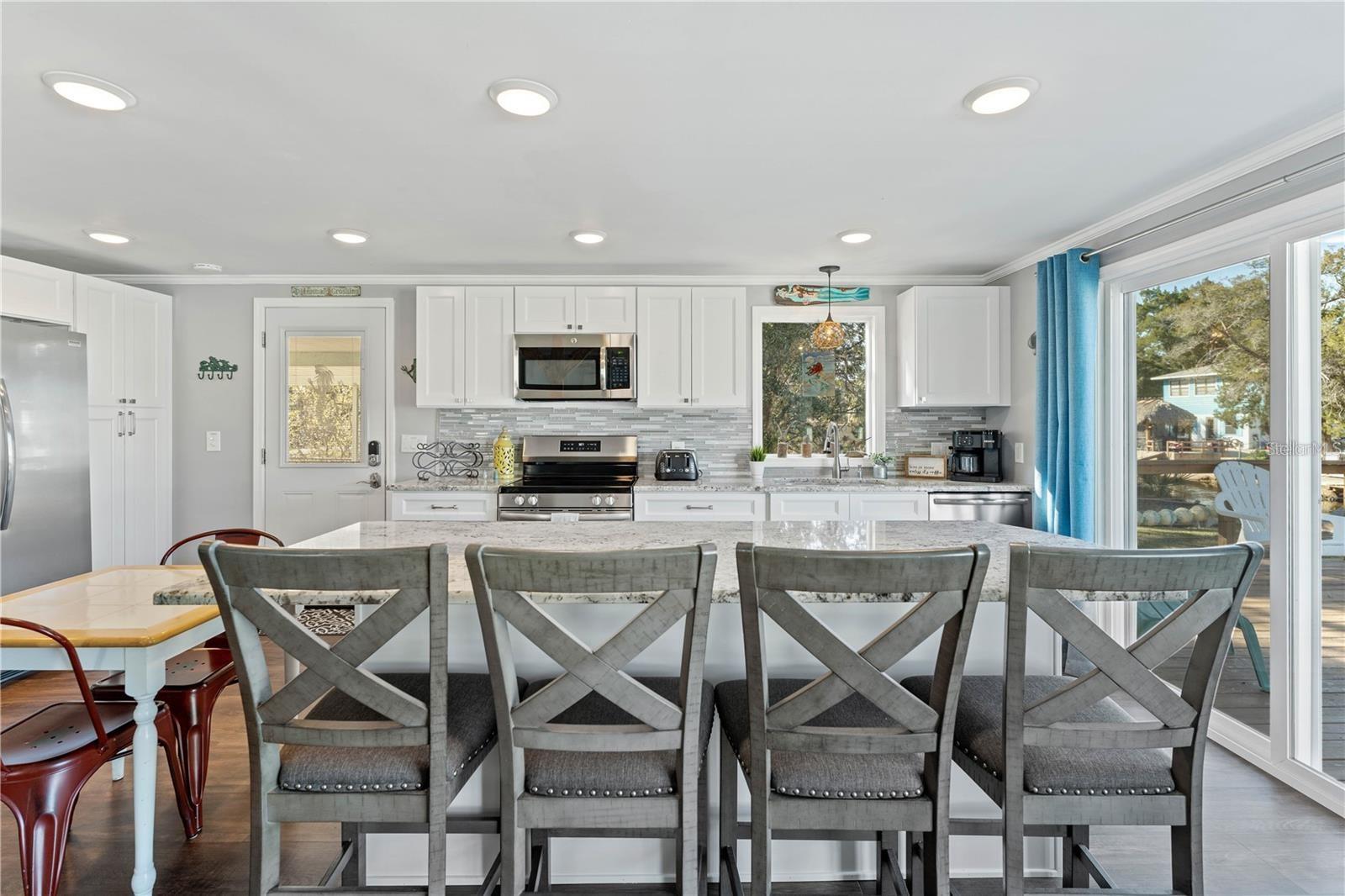 6051 COLONY CIR, WEEKI WACHEE, FL — photo 12