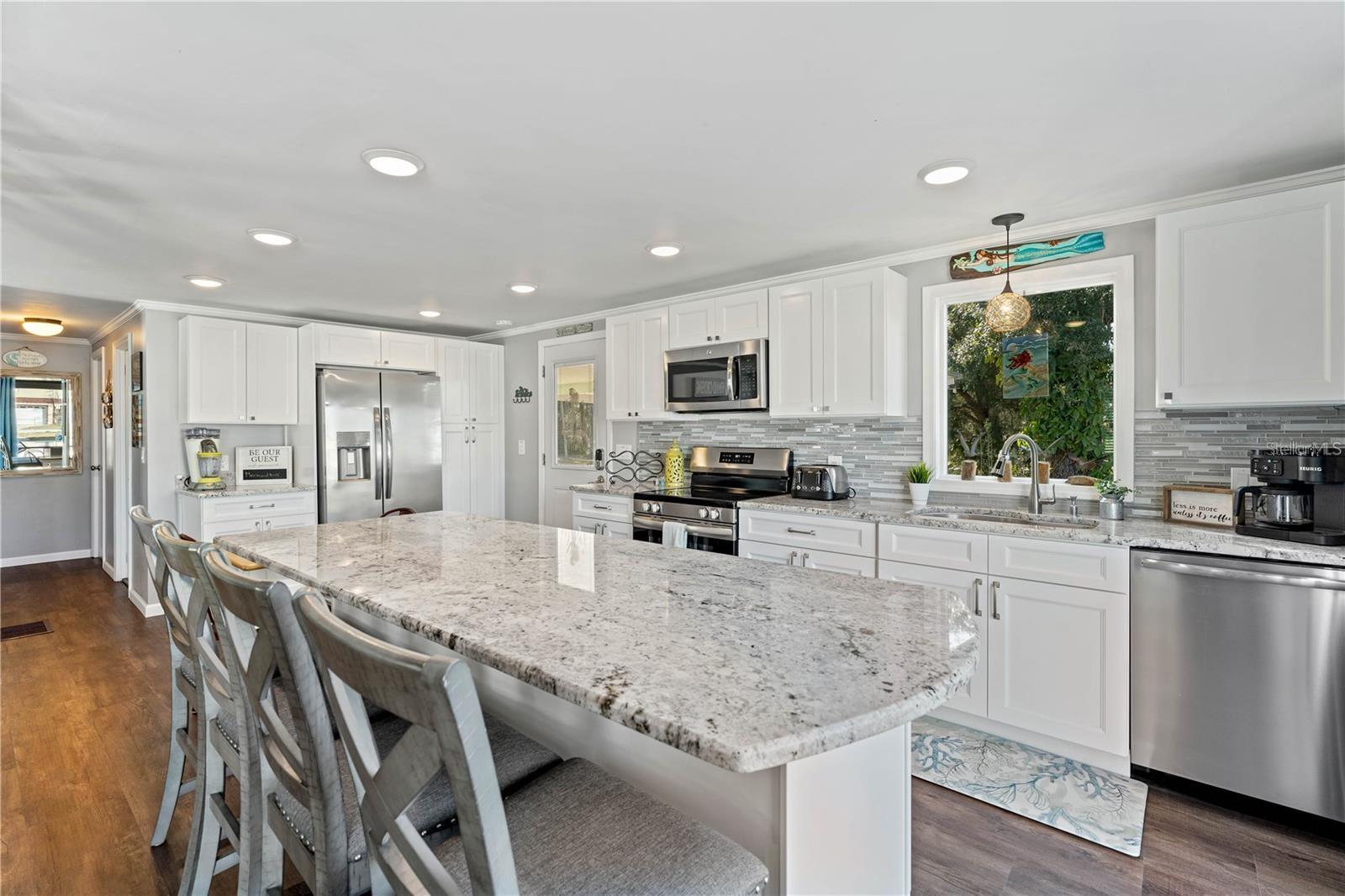 6051 COLONY CIR, WEEKI WACHEE, FL — photo 13
