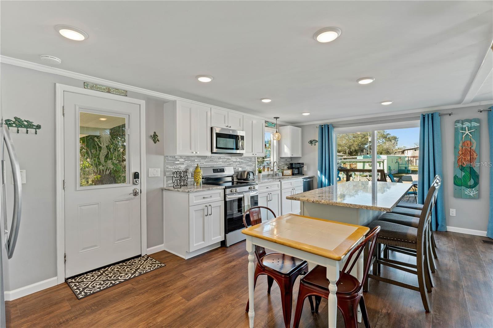 6051 COLONY CIR, WEEKI WACHEE, FL — photo 15