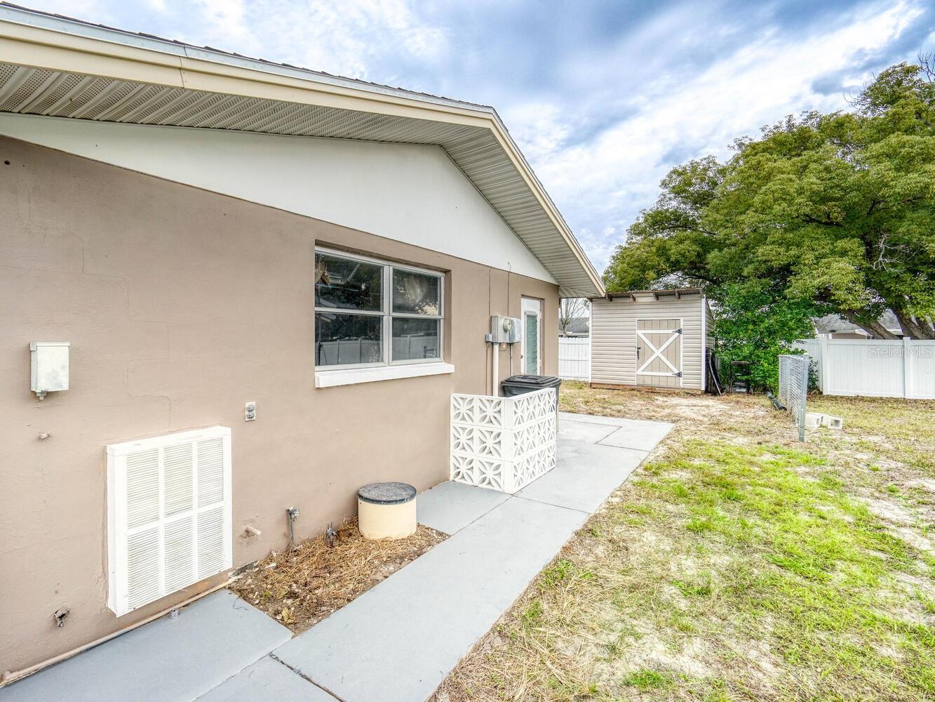 10320 HONEYSUCKLE LN, PORT RICHEY, FL — photo 37