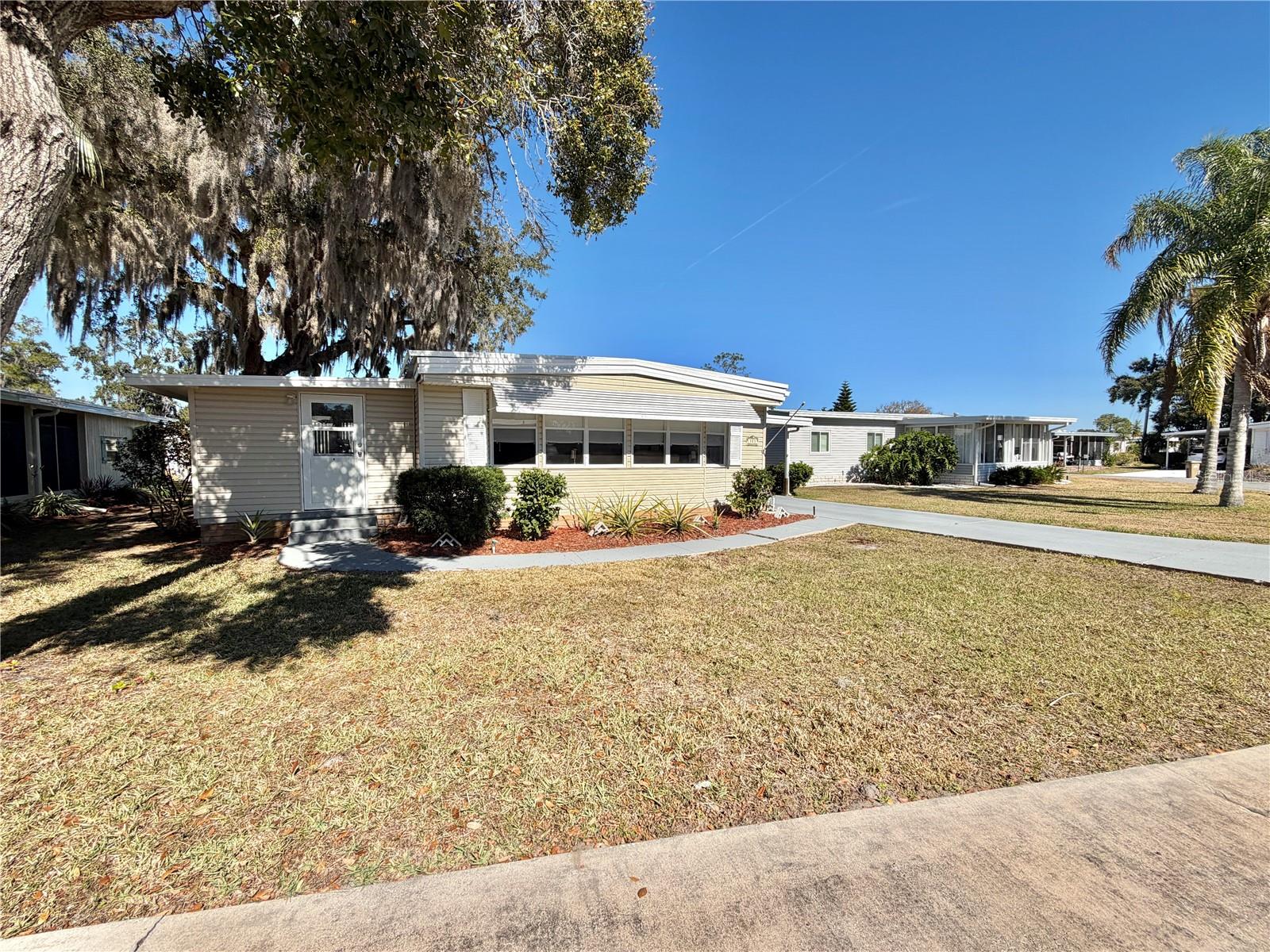 103 TAMARISK WAY, LEESBURG, FL