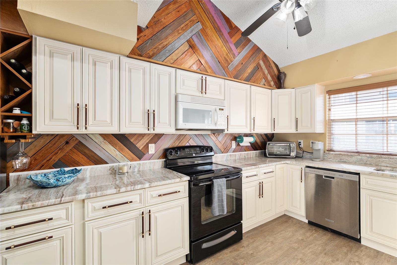 11001 SE SUNSET HARBOR RD #D18, SUMMERFIELD, FL — photo 15
