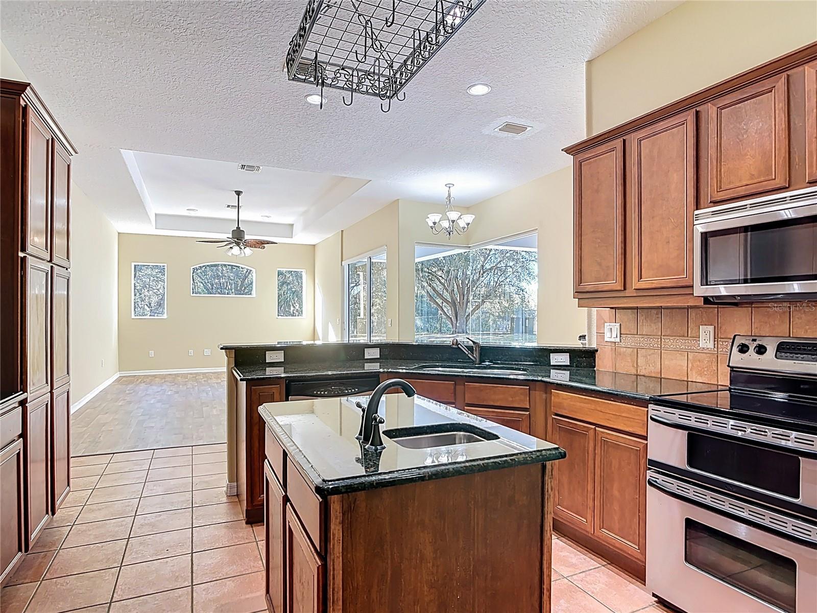 949 HAWK LNDG, FRUITLAND PARK, FL — photo 70