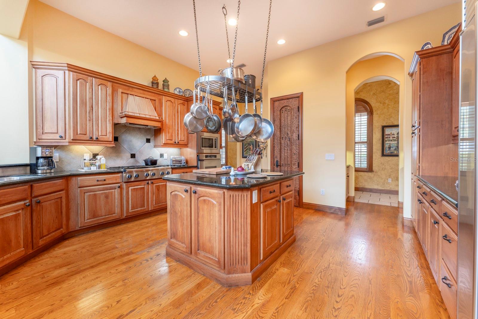 543 ISLEWORTH CLOSE, TARPON SPRINGS, FL — photo 78