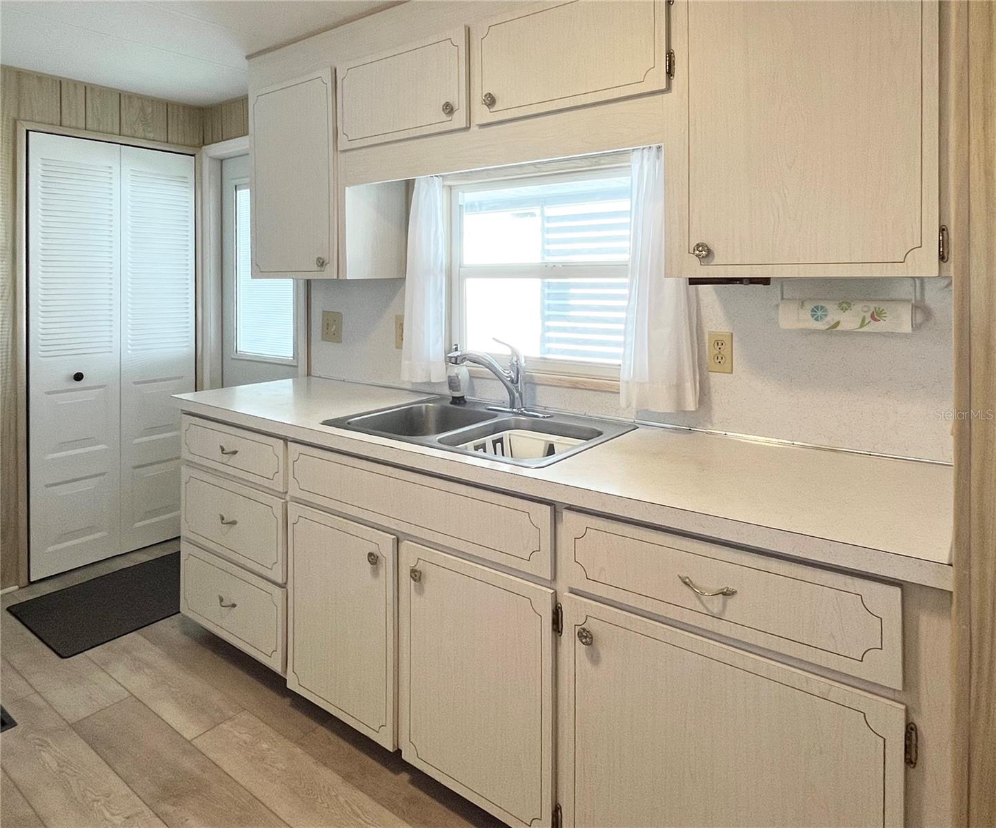 3232 ASH TER, SARASOTA, FL — photo 12