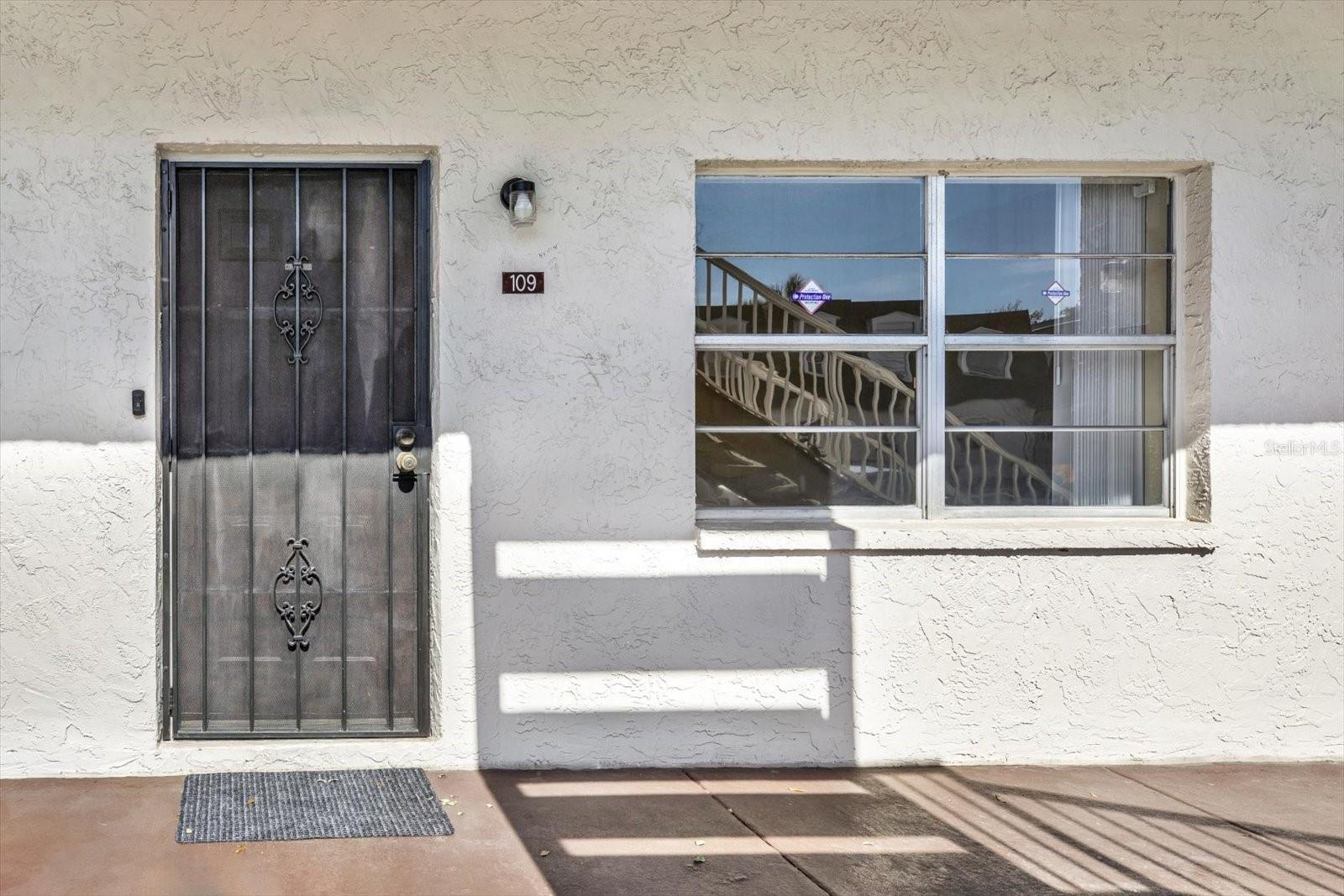 9125 TUDOR DR #D109, TAMPA, FL — photo 2