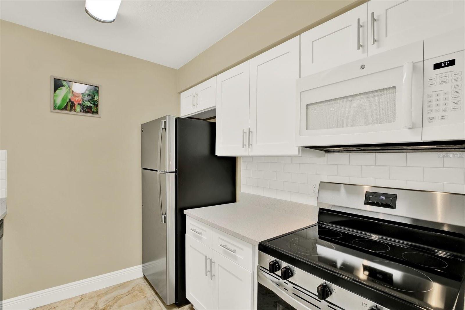 9125 TUDOR DR #D109, TAMPA, FL — photo 7