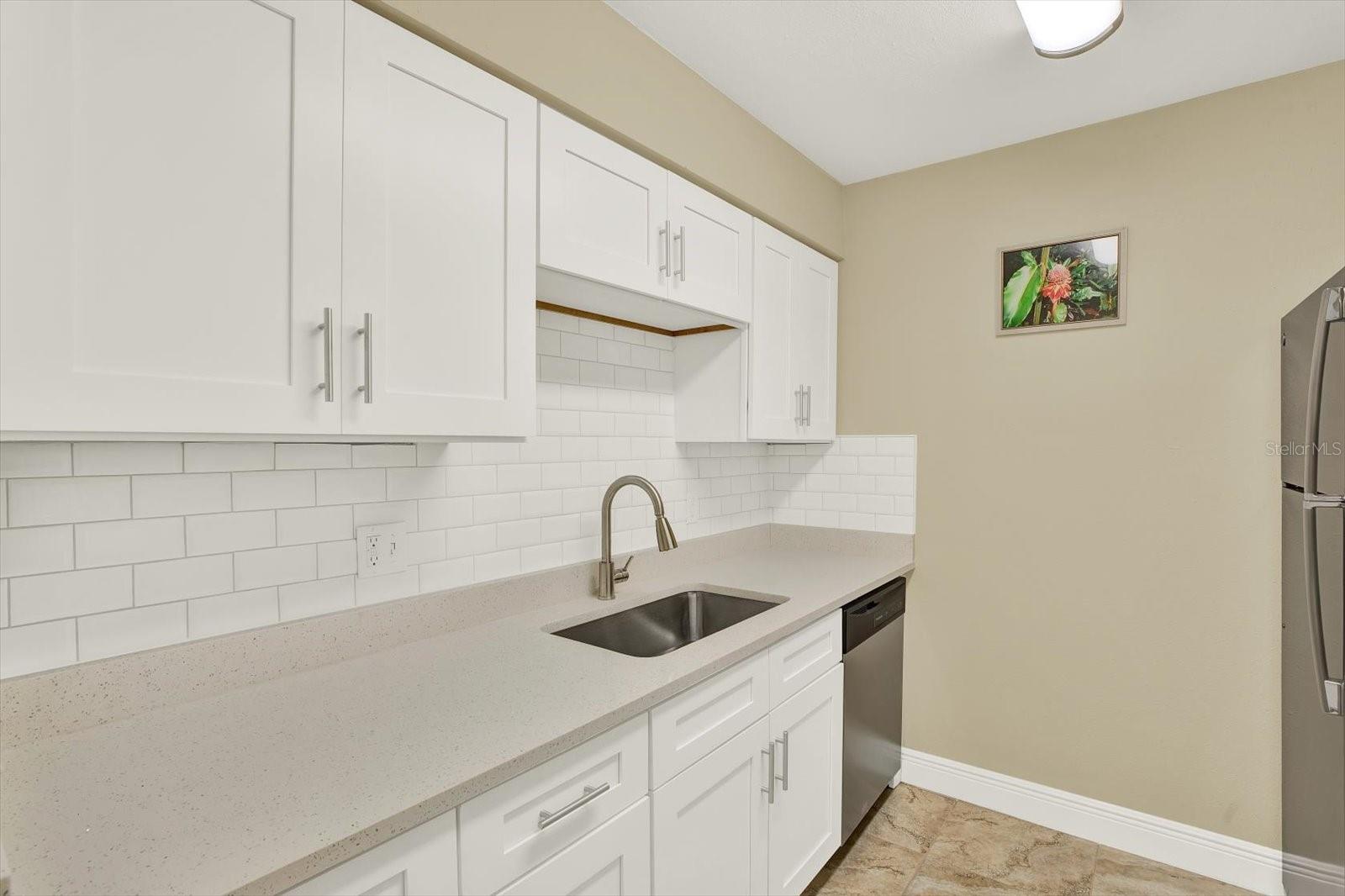 9125 TUDOR DR #D109, TAMPA, FL — photo 8