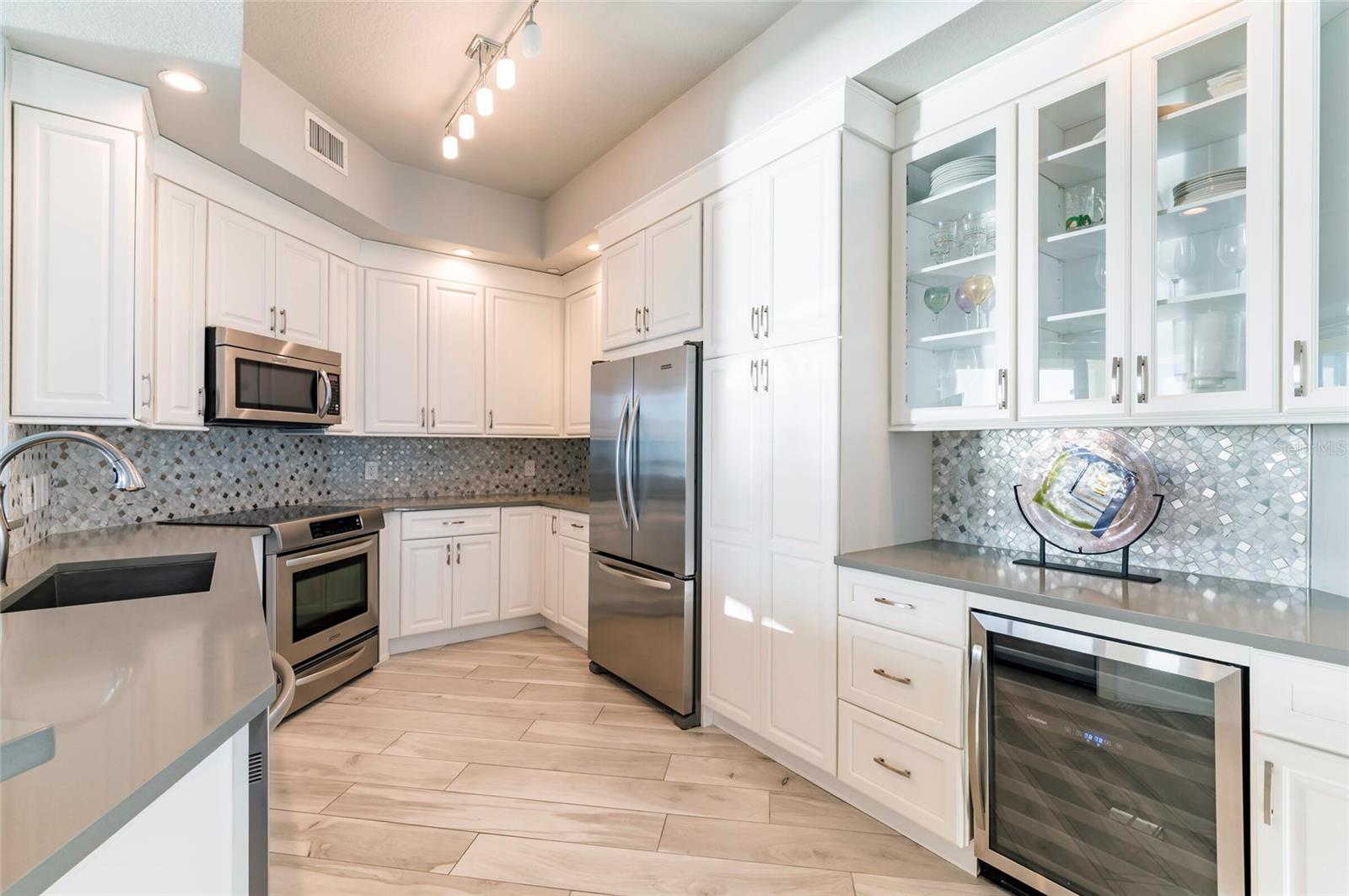 1170 GULF BLVD #2203, CLEARWATER BEACH, FL — photo 16