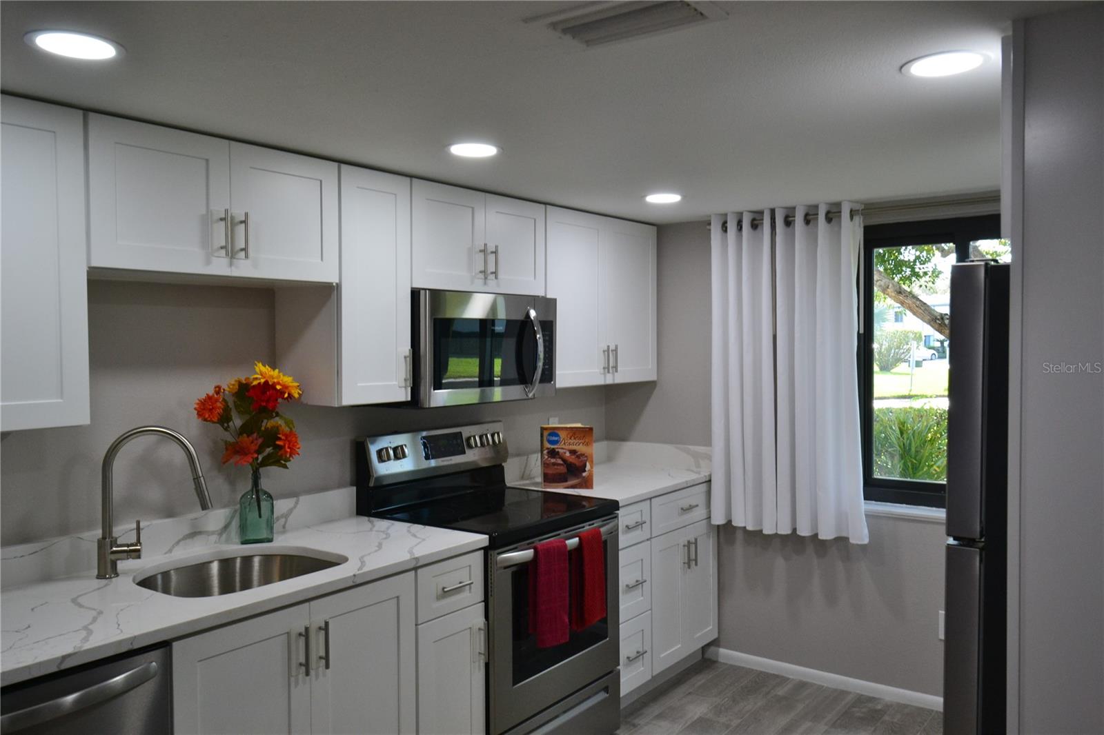 135 W CYPRESS CT, OLDSMAR, FL — photo 3