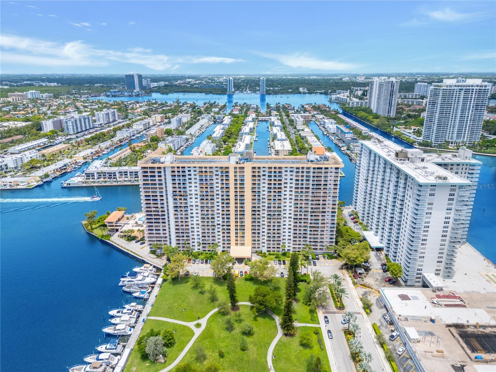 290 174 ST #1006, SUNNY ISLES BEACH, FL — photo 4