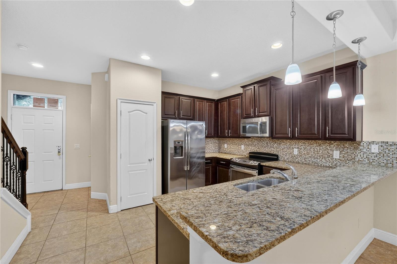 8087 BROOKSVILLE DR, DAVENPORT, FL — photo 3