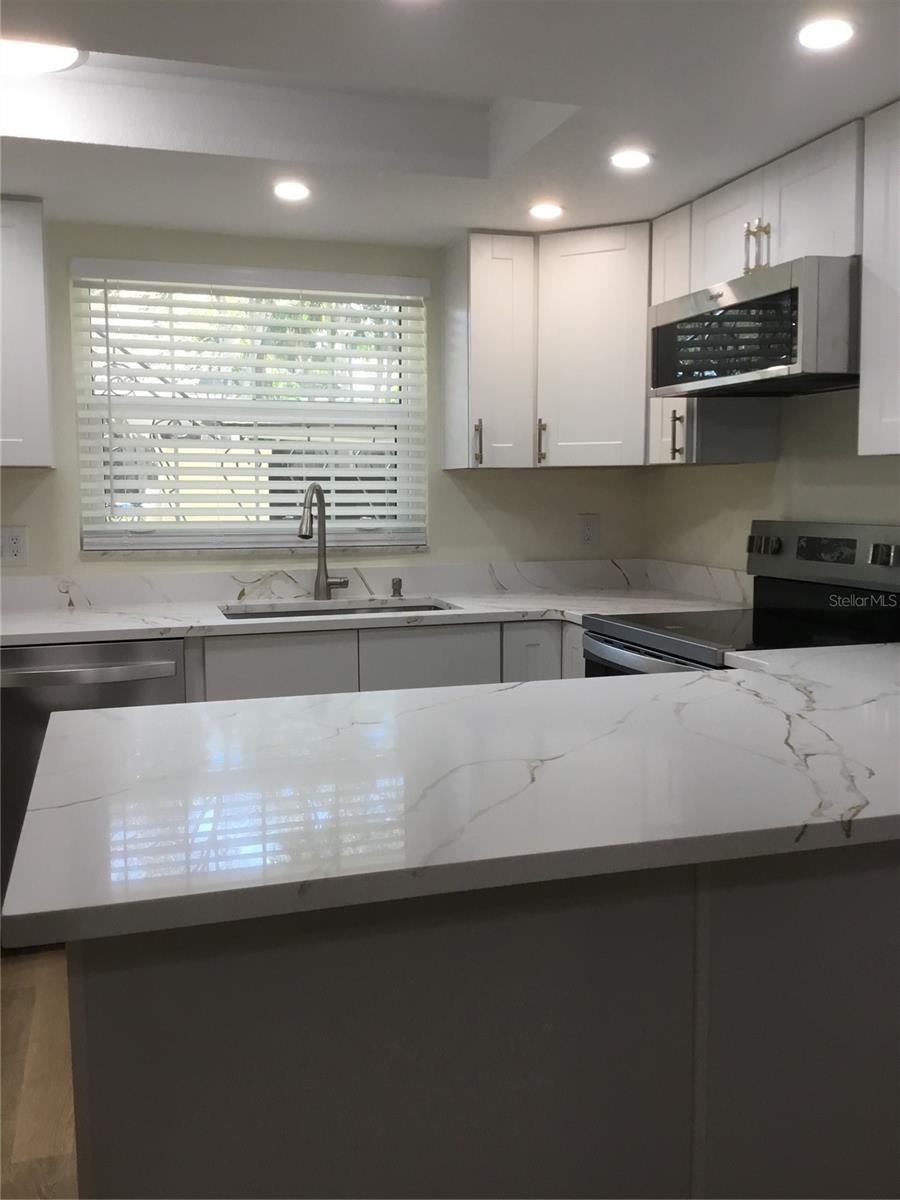 44 COUNTRY CLUB DR #44, LARGO, FL — photo 10