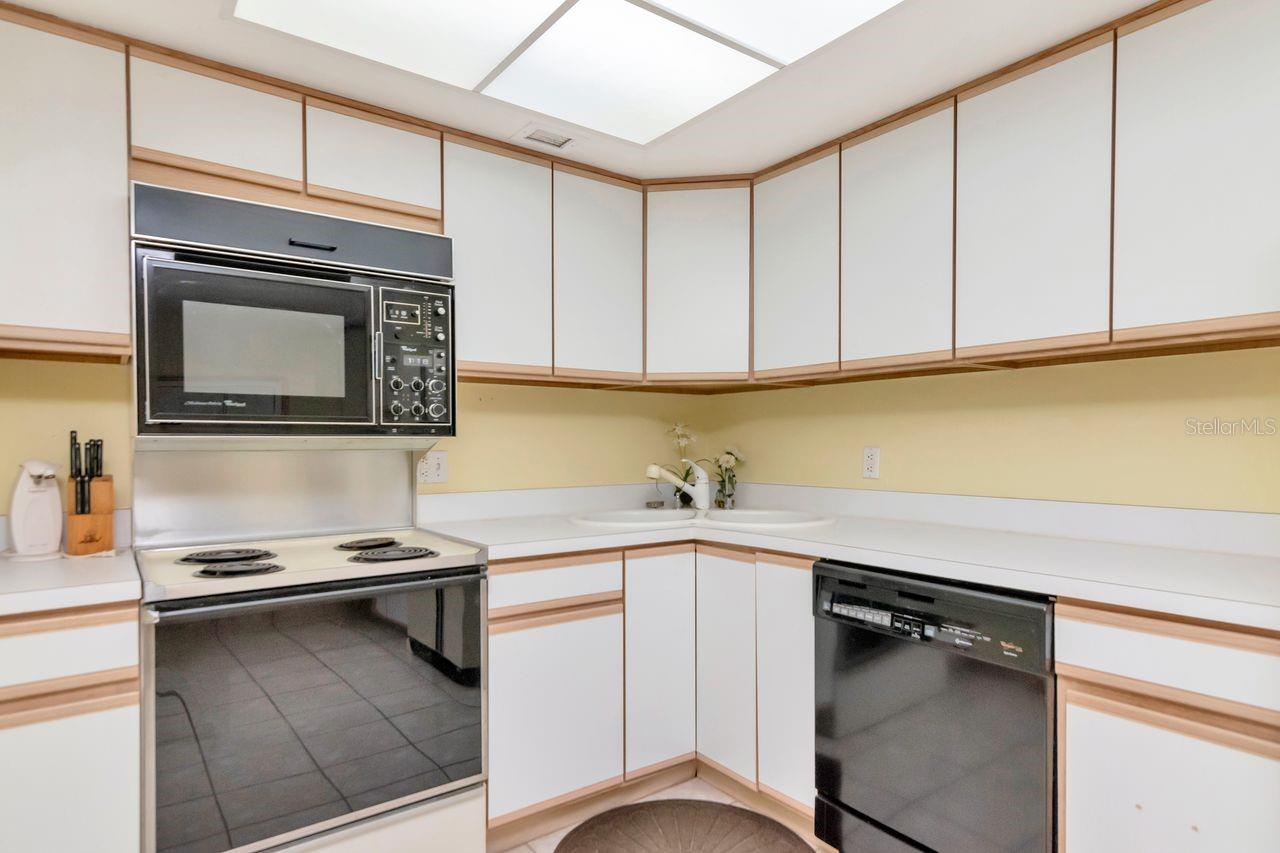830 S GULFVIEW BLVD #502, CLEARWATER BEACH, FL — photo 38