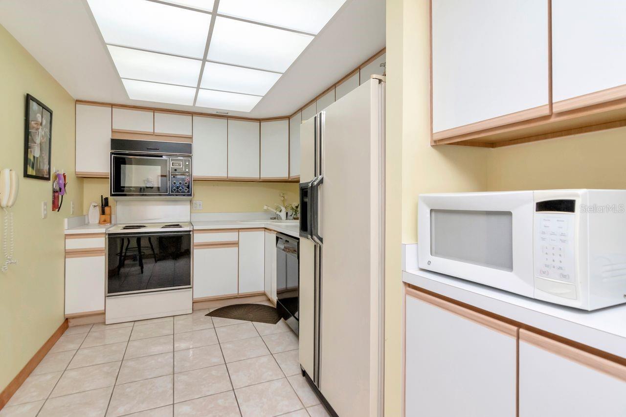 830 S GULFVIEW BLVD #502, CLEARWATER BEACH, FL — photo 40